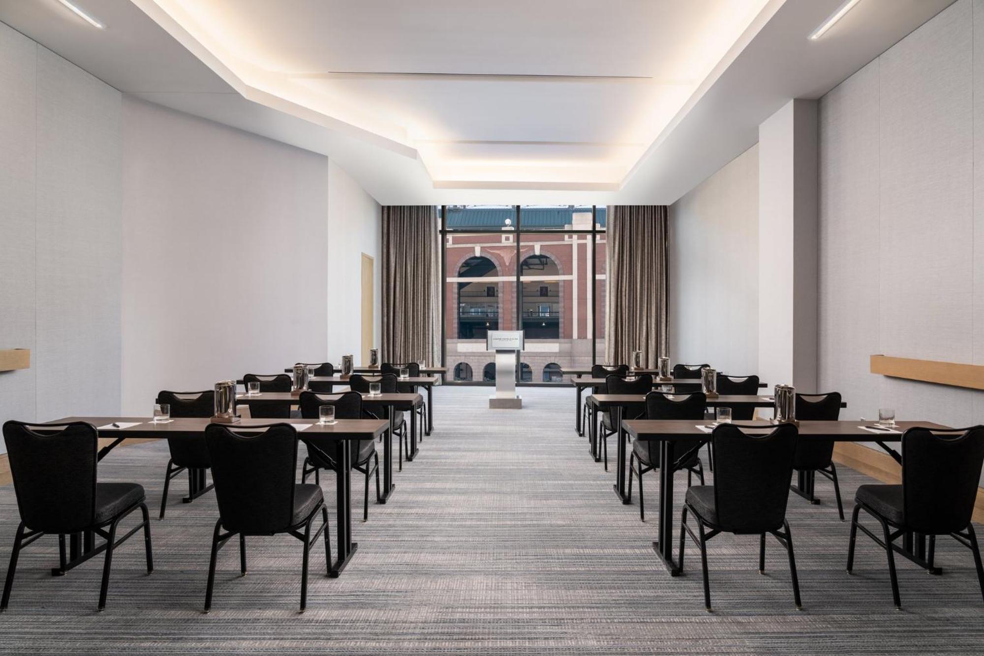 Loews Arlington Hotel Bagian luar foto