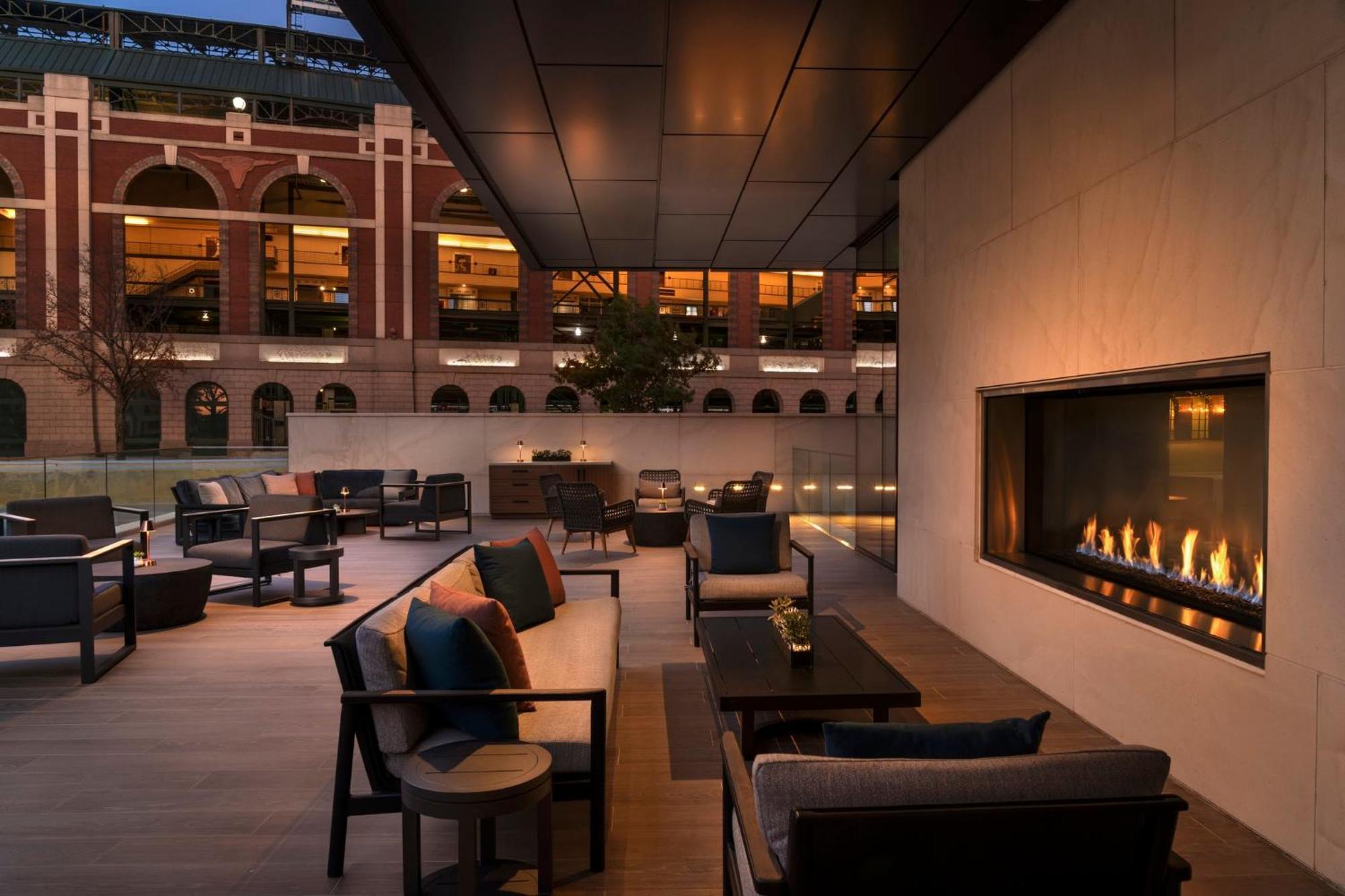 Loews Arlington Hotel Bagian luar foto